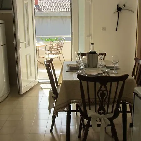 Businci 17701a Apartment Trogir