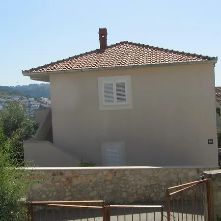 Businci 17701a Apartment
